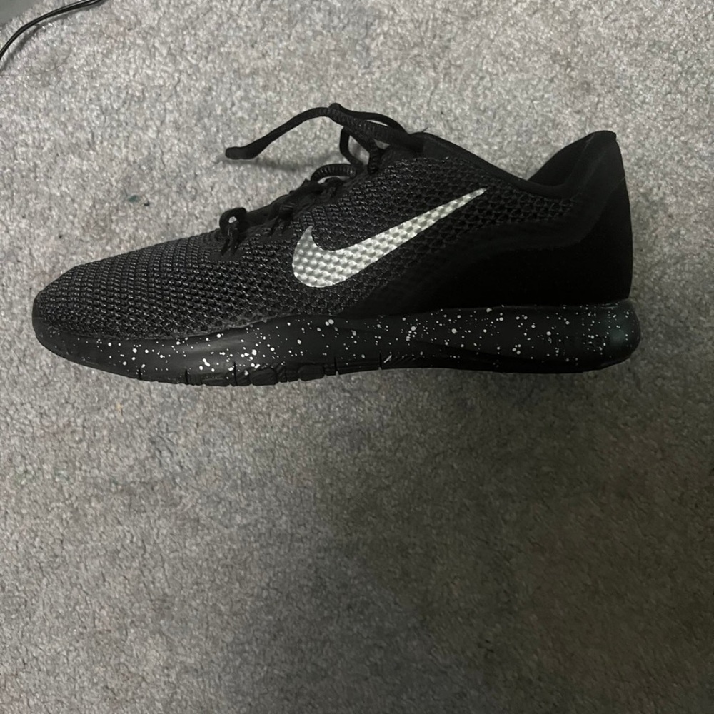 Tr7 Nike sneakers barely worn . Really great shape